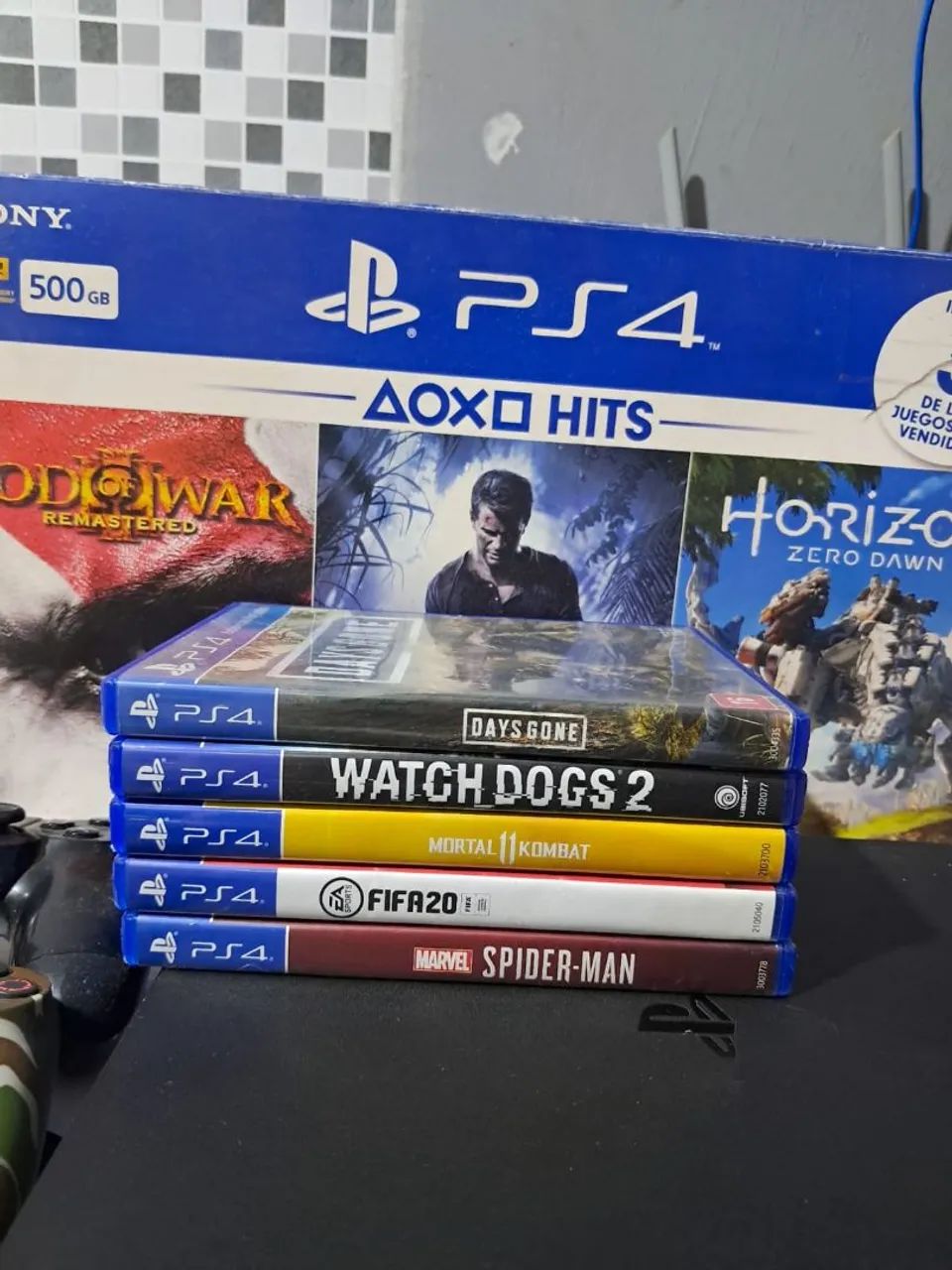 Vendo PlayStation 4 com 4 jogos funcionando perfeitamente HD de 1TB e 3 controles - Foto 3