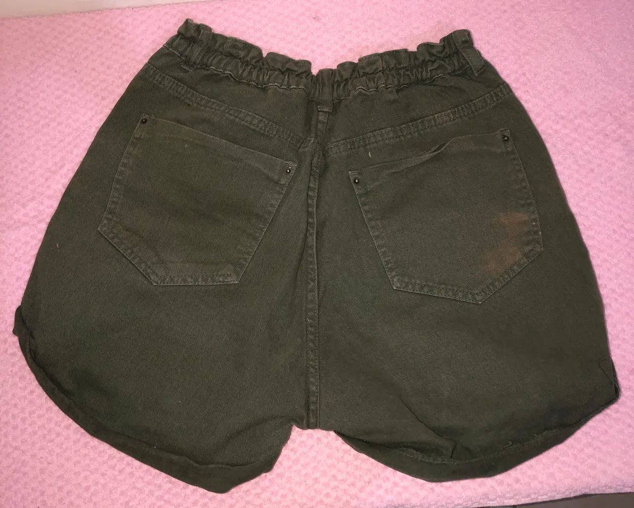 Short Sarja Verde-Militar com Cós Elástico e Barra Virada - Foto 2