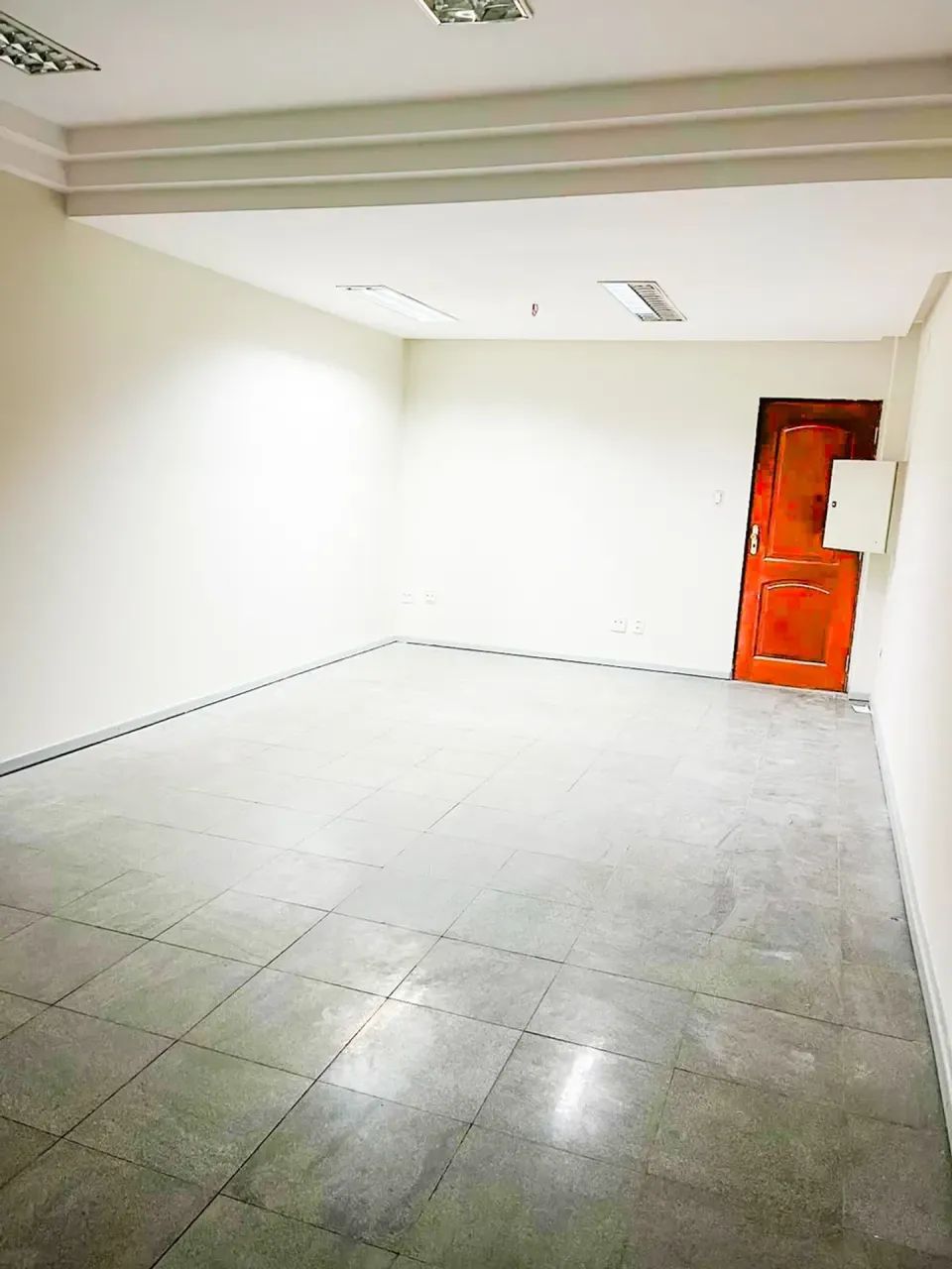 Alugo ótima sala no Monumental Shopping com ar condicionado - Foto 3