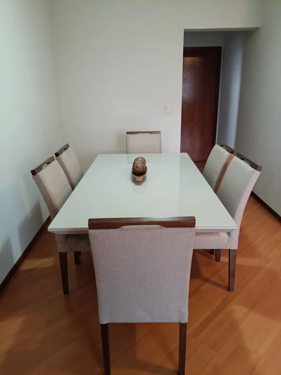 Mesa de jantar 1,8m e 6 cadeiras - Foto 2