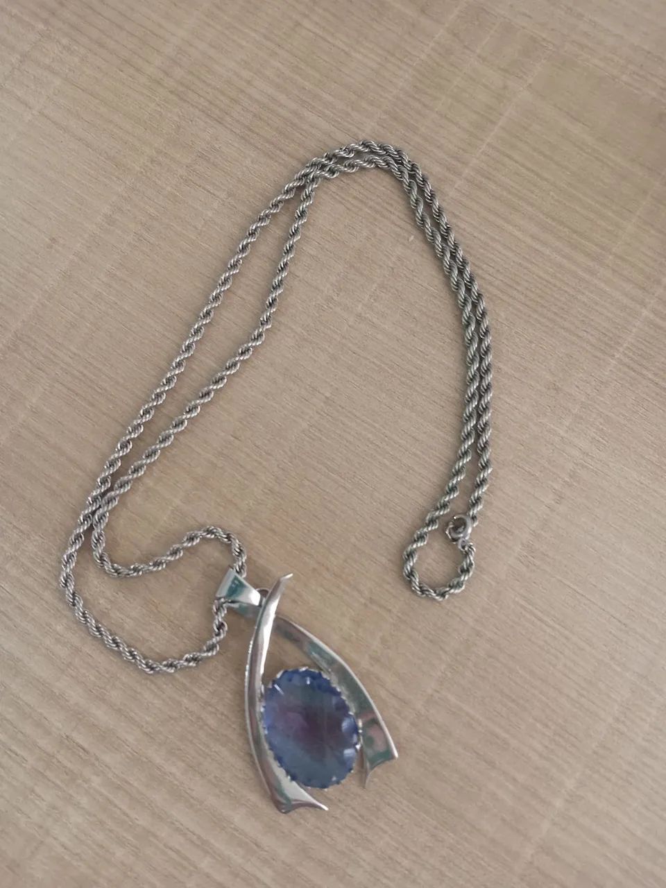 VENDO COLAR PEDRA AZUL 