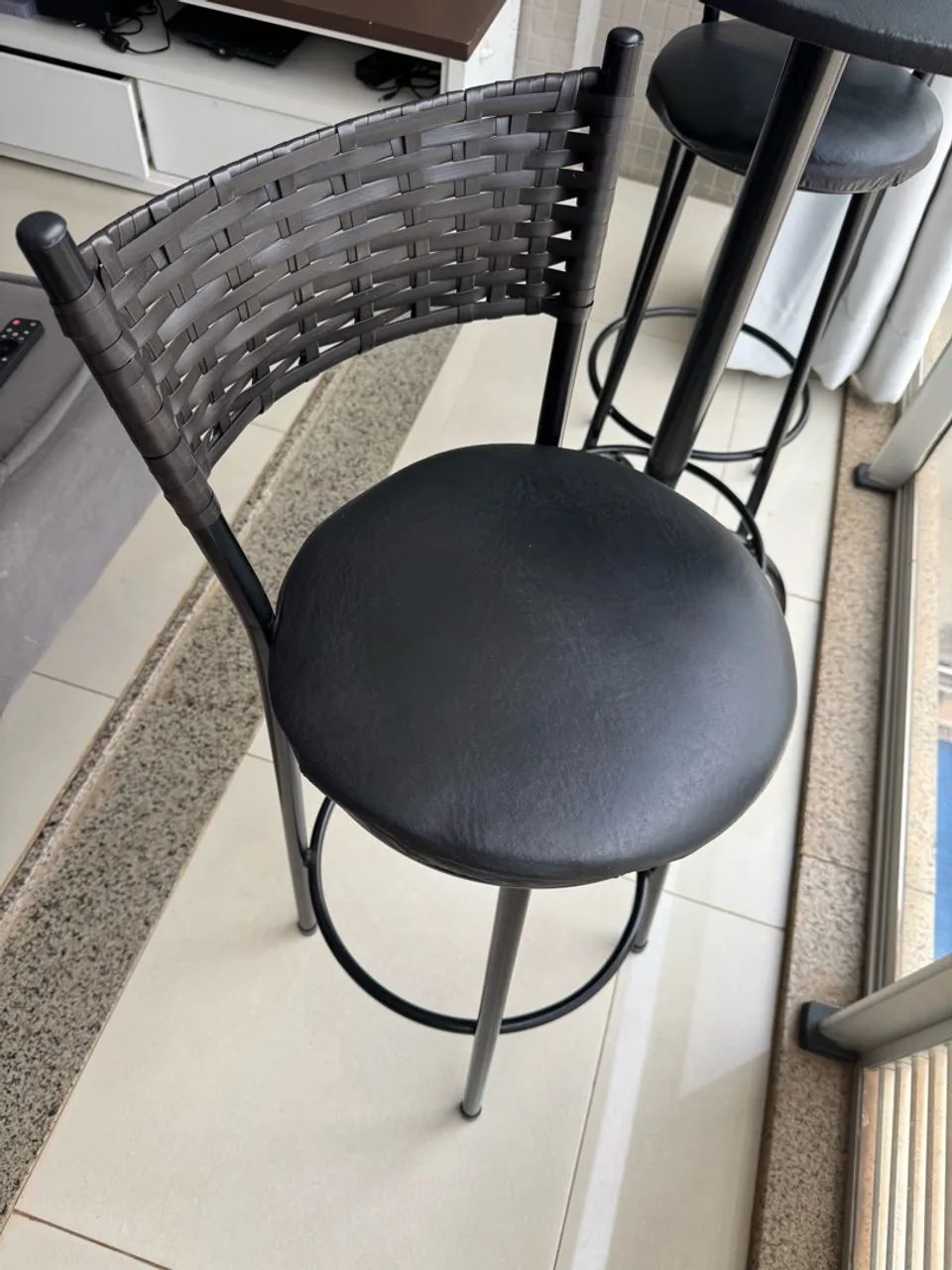 Mesa bistrô  com 2 cadeiras  - Foto 2