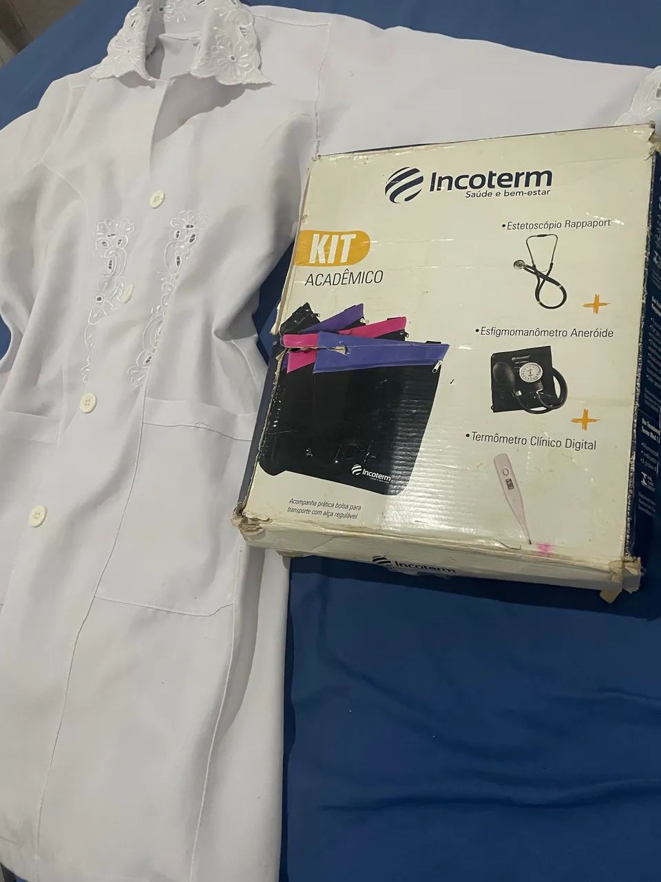 Jaleco e kit de enfermagem 