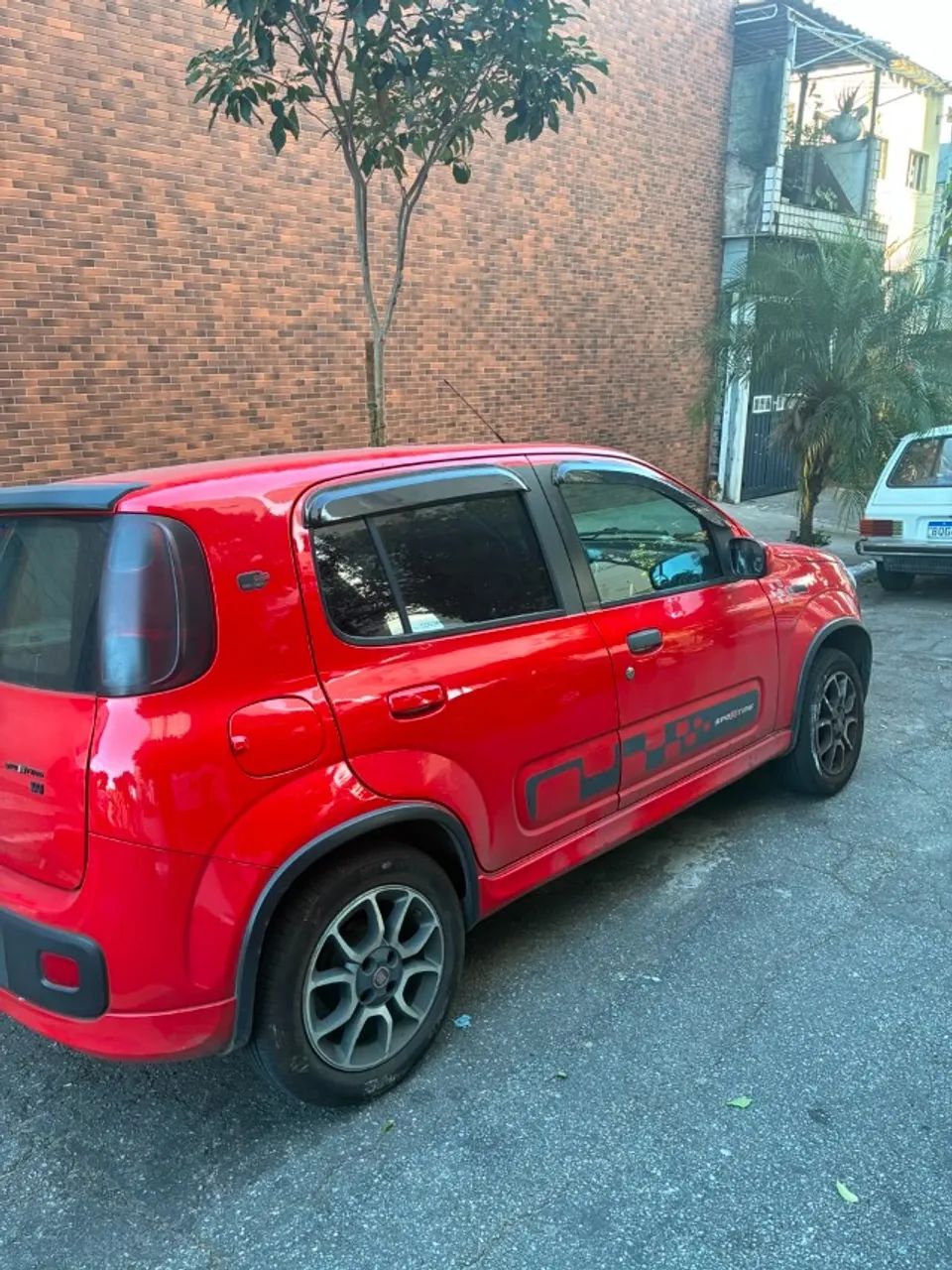 Fiat Uno Sporting 1.4 EVO Fire Flex 8V 4P 2012 - Foto 3