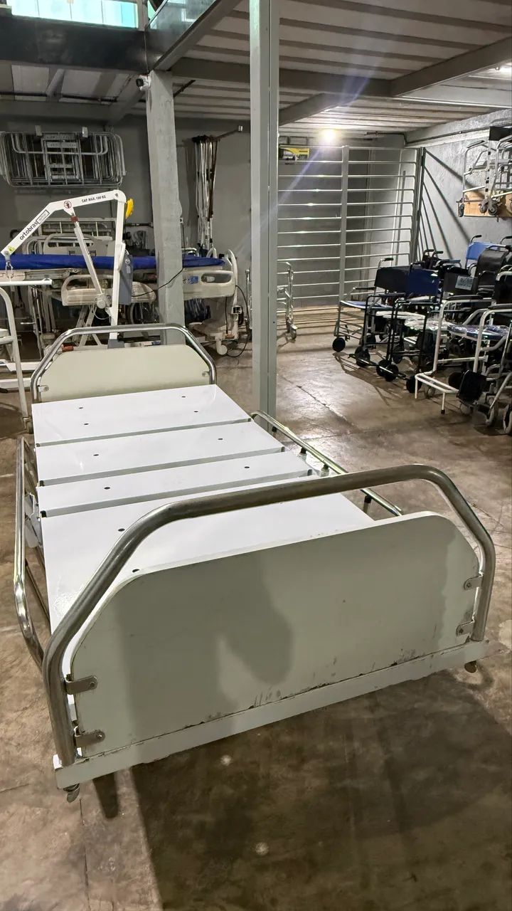 Cama hospitalar manual com elevação de altura 