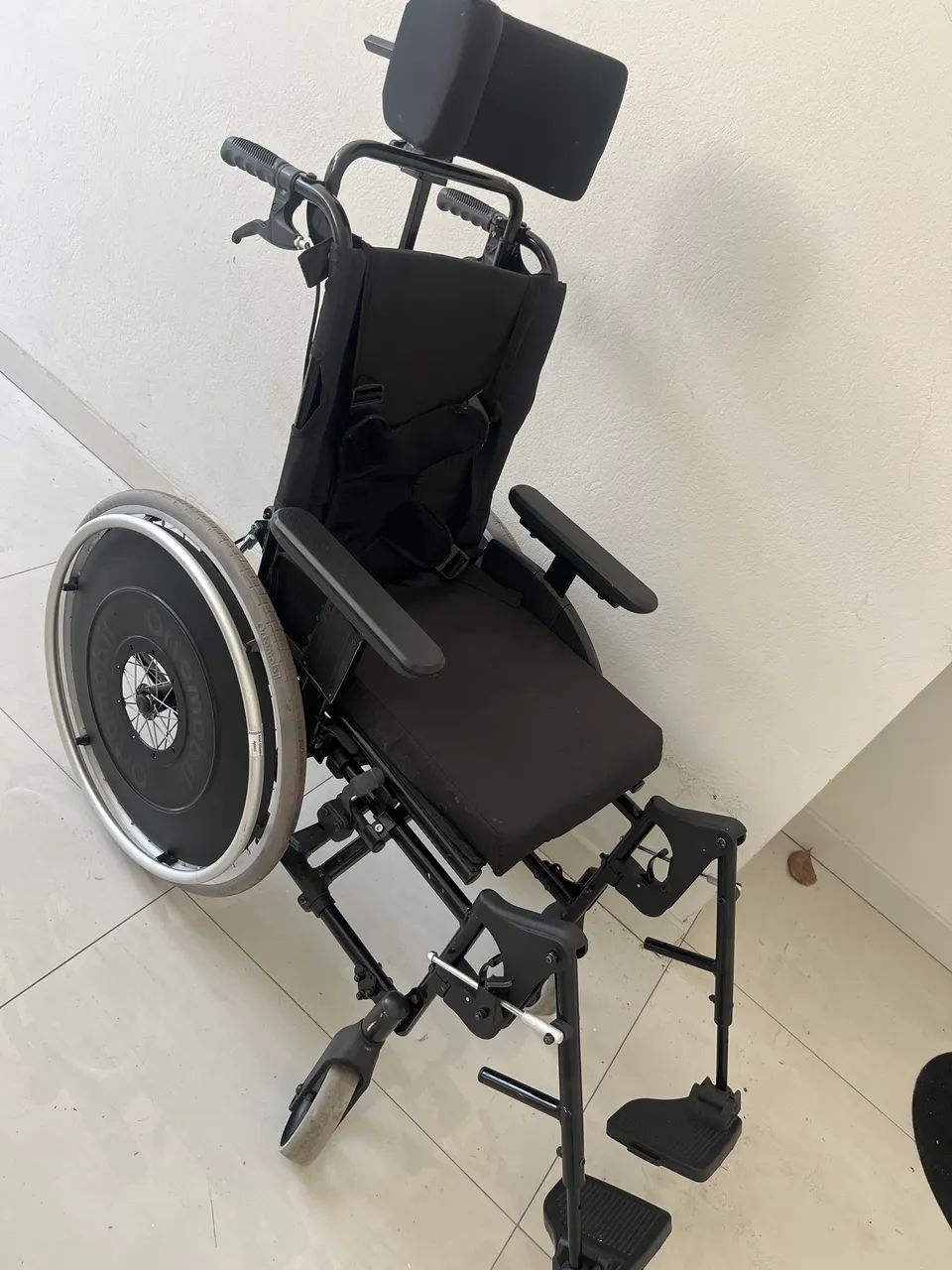 Cadeira de rodas reclinável nova 