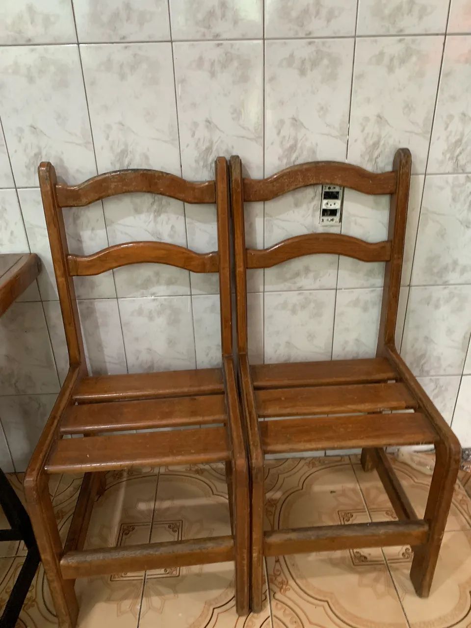 Mesa de jantar 4 cadeiras madeira pura (maciça) - Foto 6