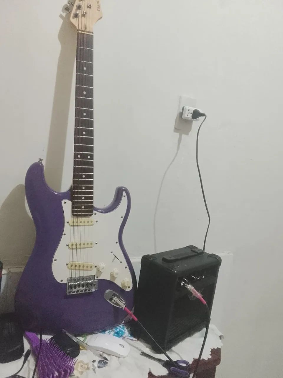 Troco guitarra + amplificador por PC ou notebook<br>Descrição:
