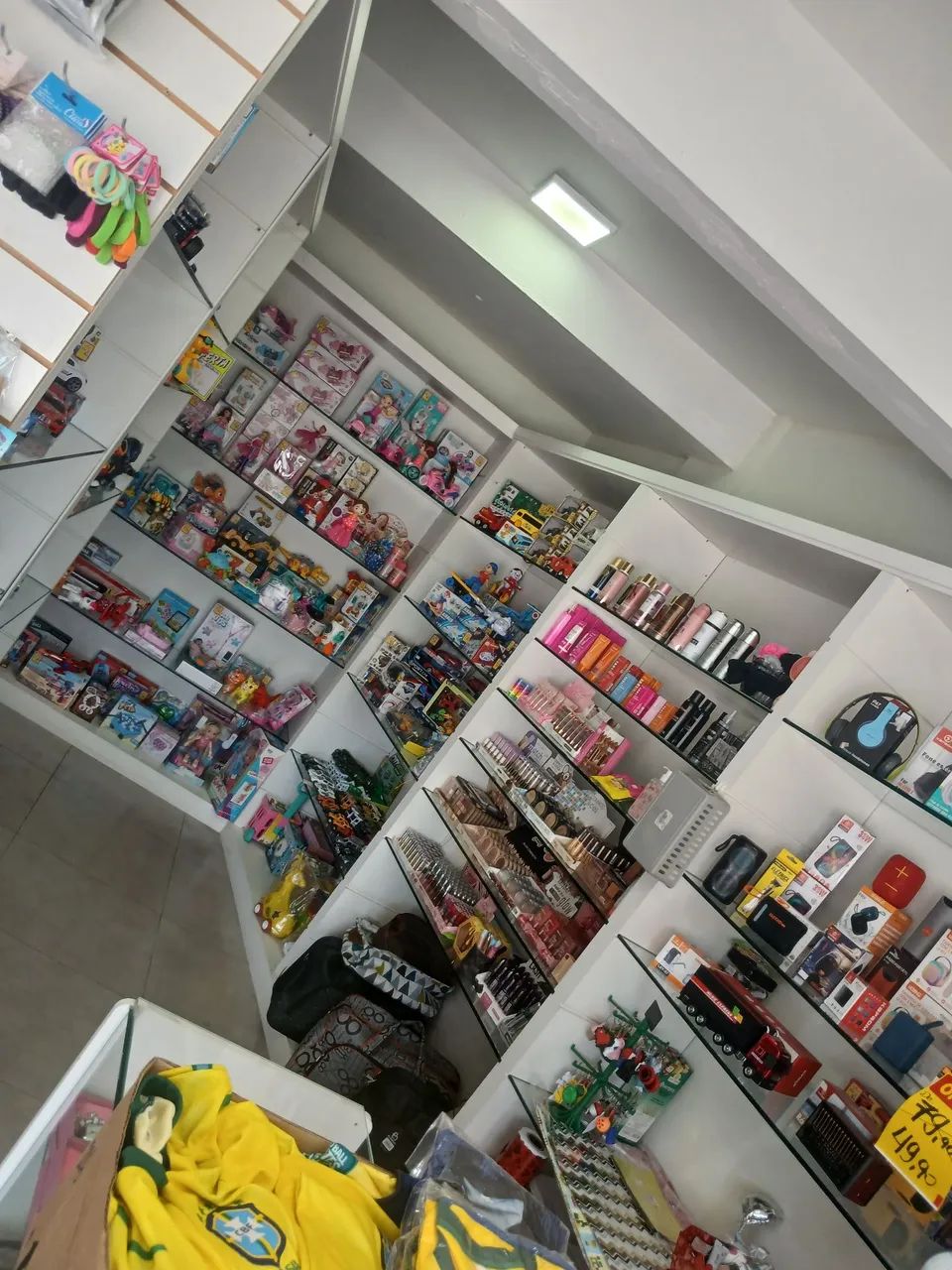 Móveis Comerciais para Loja - Estantes, Prateleiras de Vidro e Araras - Foto 5