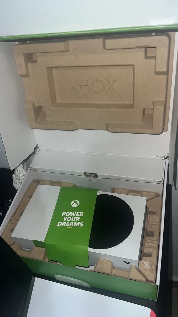 Xbox series S - com caixa 