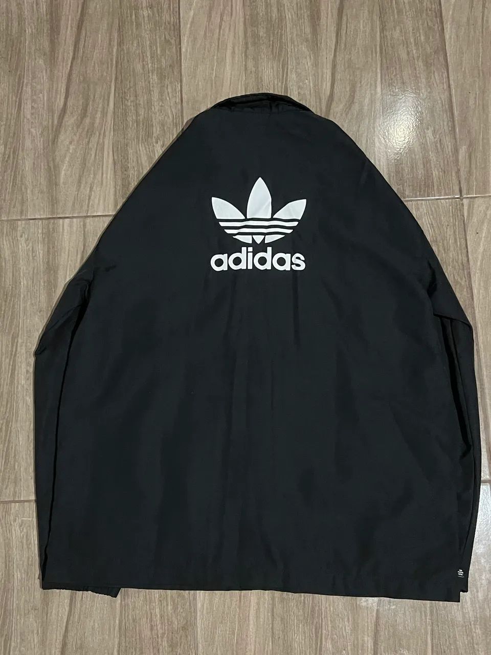 Jaqueta Adidas Originals Coach impermeável Preta Oversized P veste