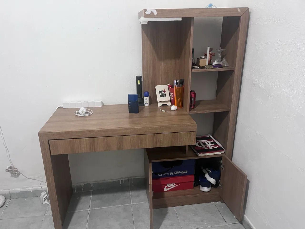 vendo mesa de madeira sem marcas de uso - Foto 3