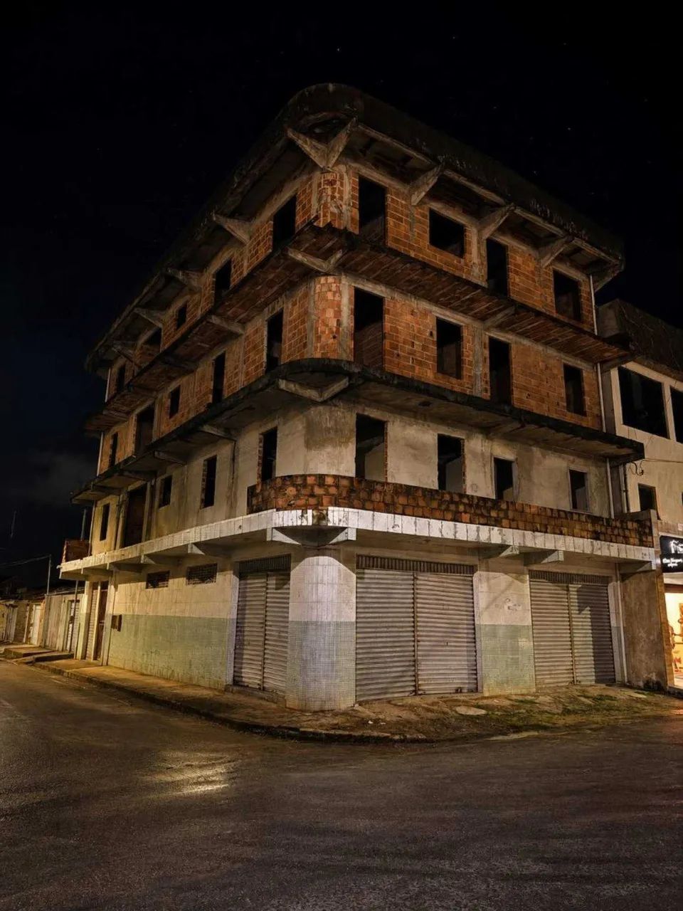 PRÉDIO COMERCIAL NO FERNANDO COLLOR [55985]
