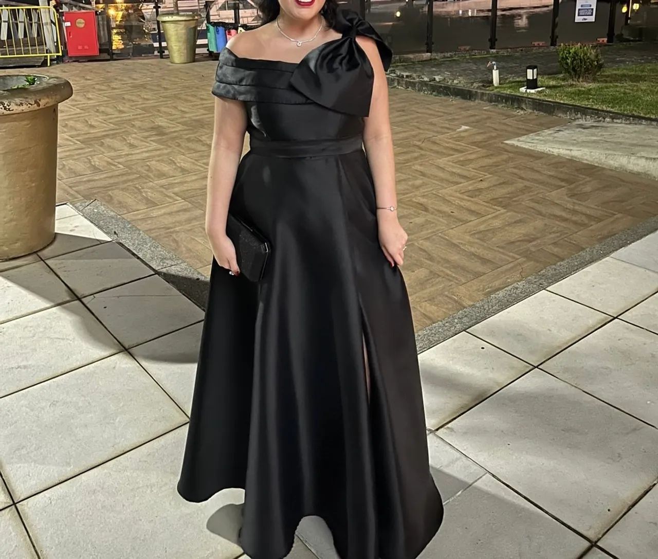 Vestido preto de gala 
