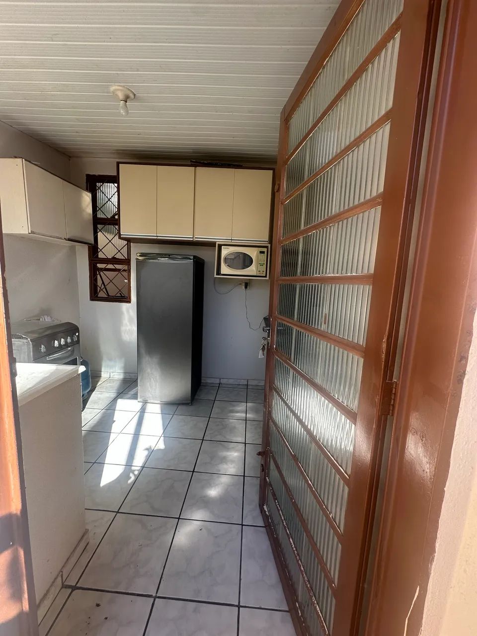 Quitinete mobiliada 2 quartos em ótima localização  - Foto 4