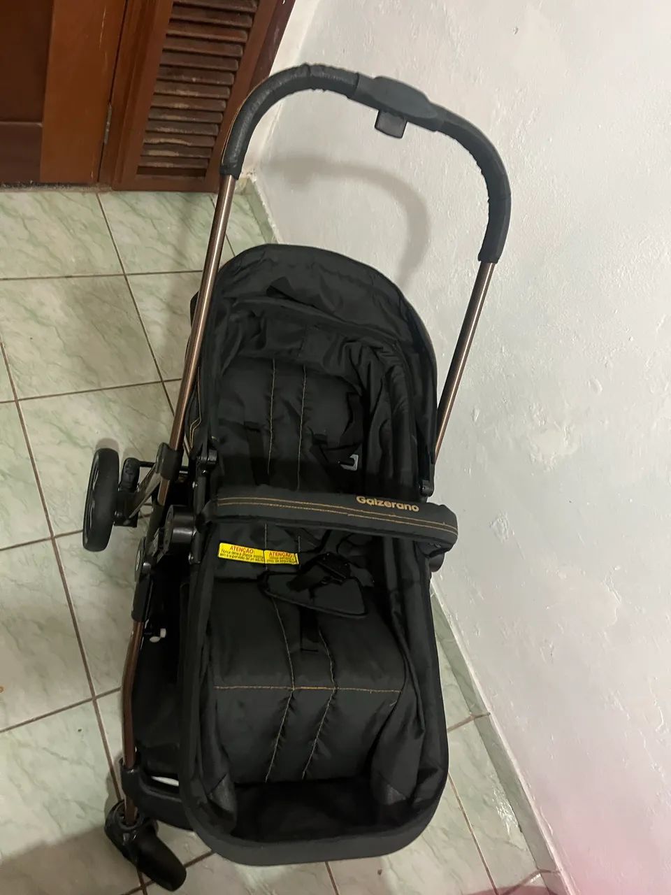 Vendo carrinho de bebê Galzerano 