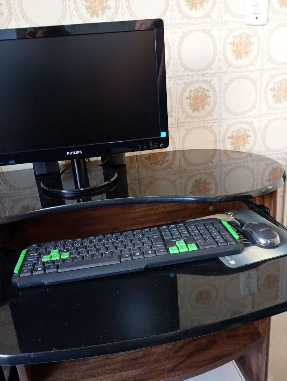 Vendo Computador com Monitor e Cadeira  - Foto 4