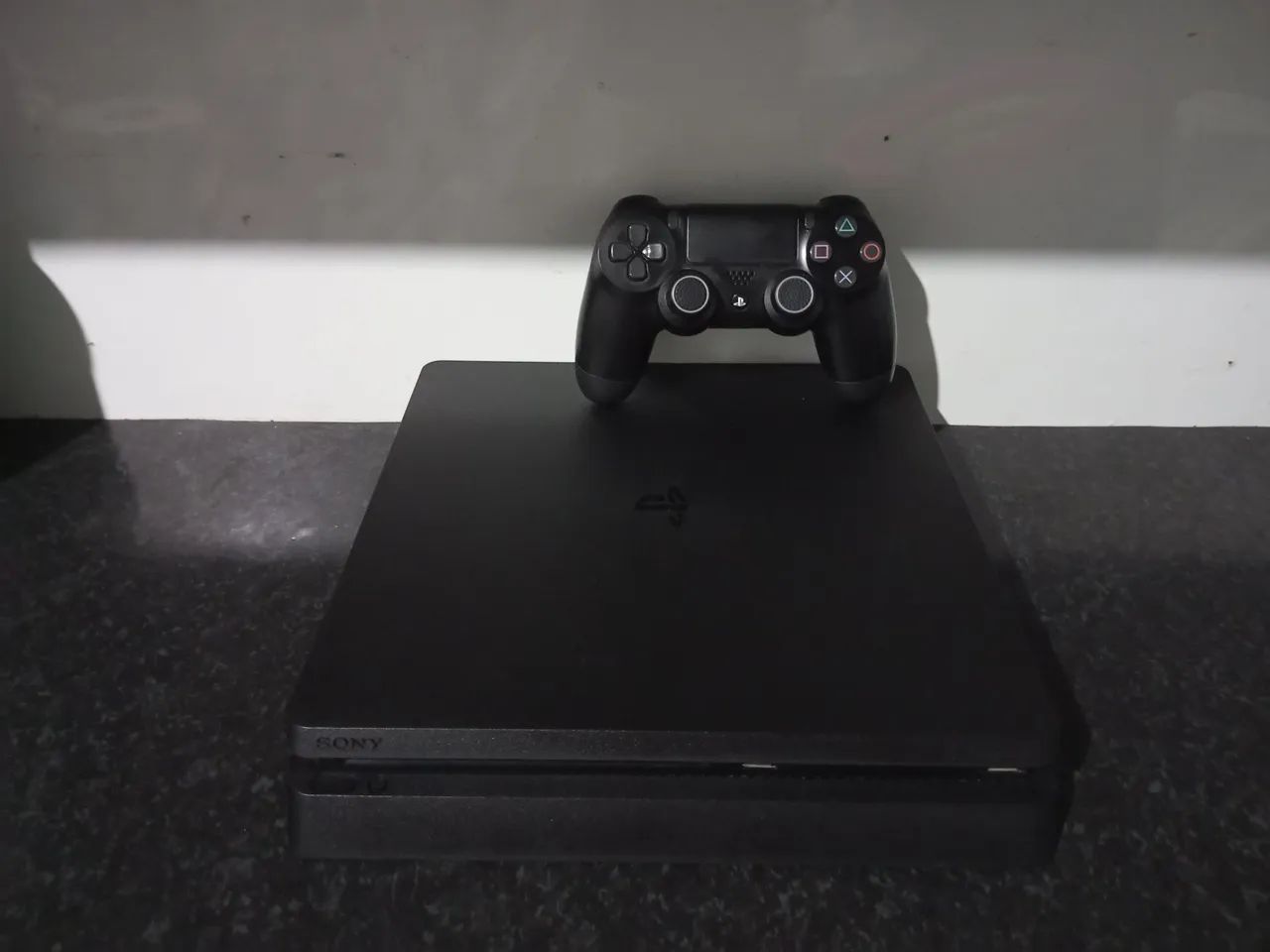 VENDO PS4 SLIM 1TB - Foto 3