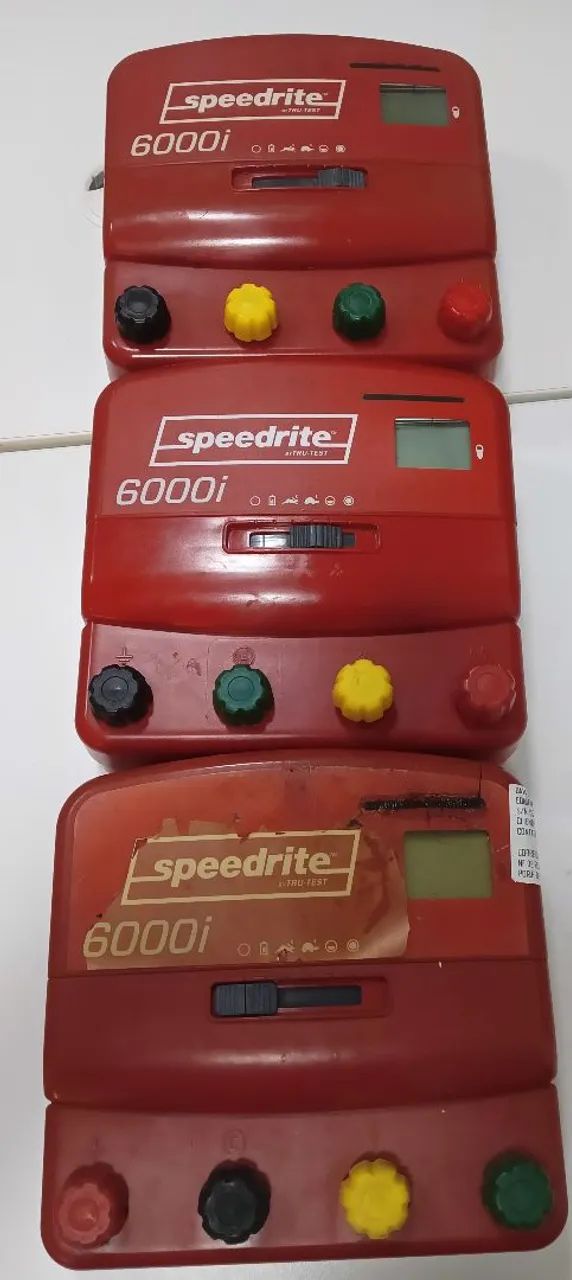 Lote com 3 eletrificadores de cerca Speedrite 6000i
