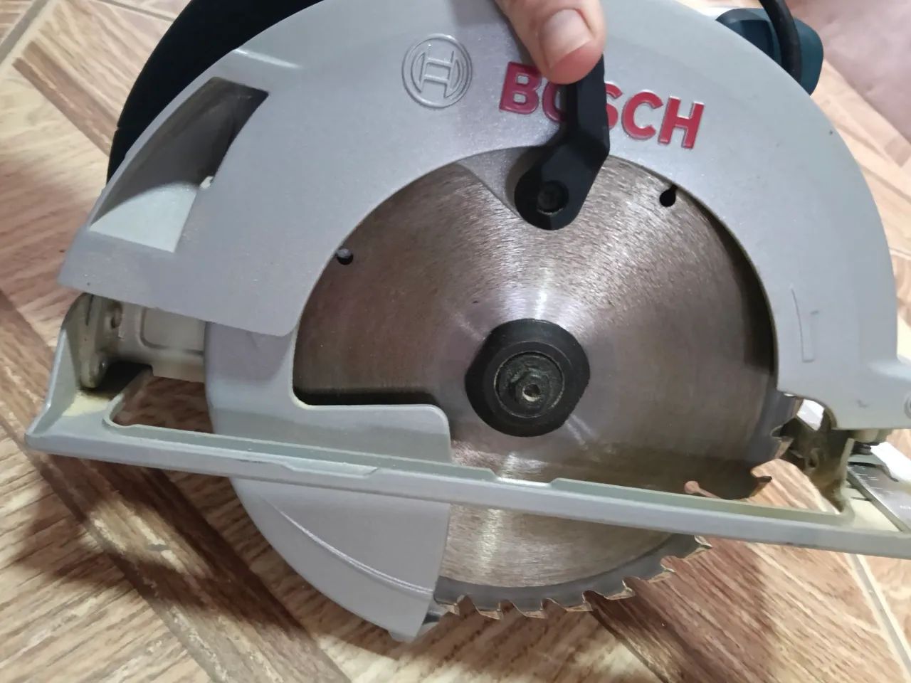 Serra circular Bosch 2000w - Foto 5