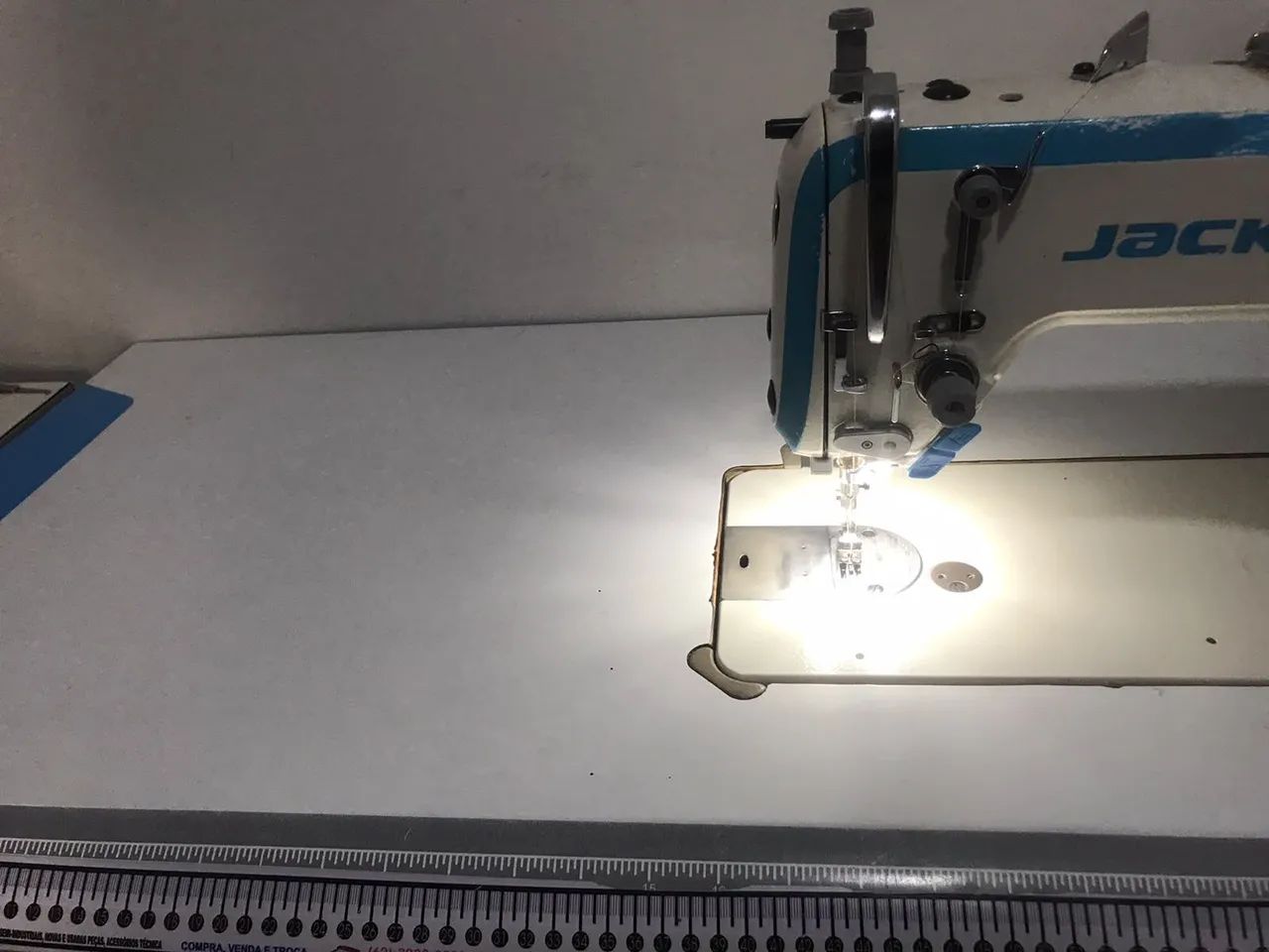 Máquina Reta eletrônica A3 semi nova excelente. - Foto 4