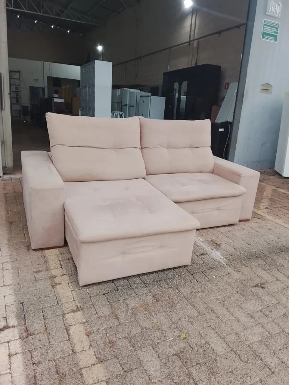 Sofá retrátil USADO conservado ENTREGA dentro de Uberlândia MG  - Foto 4