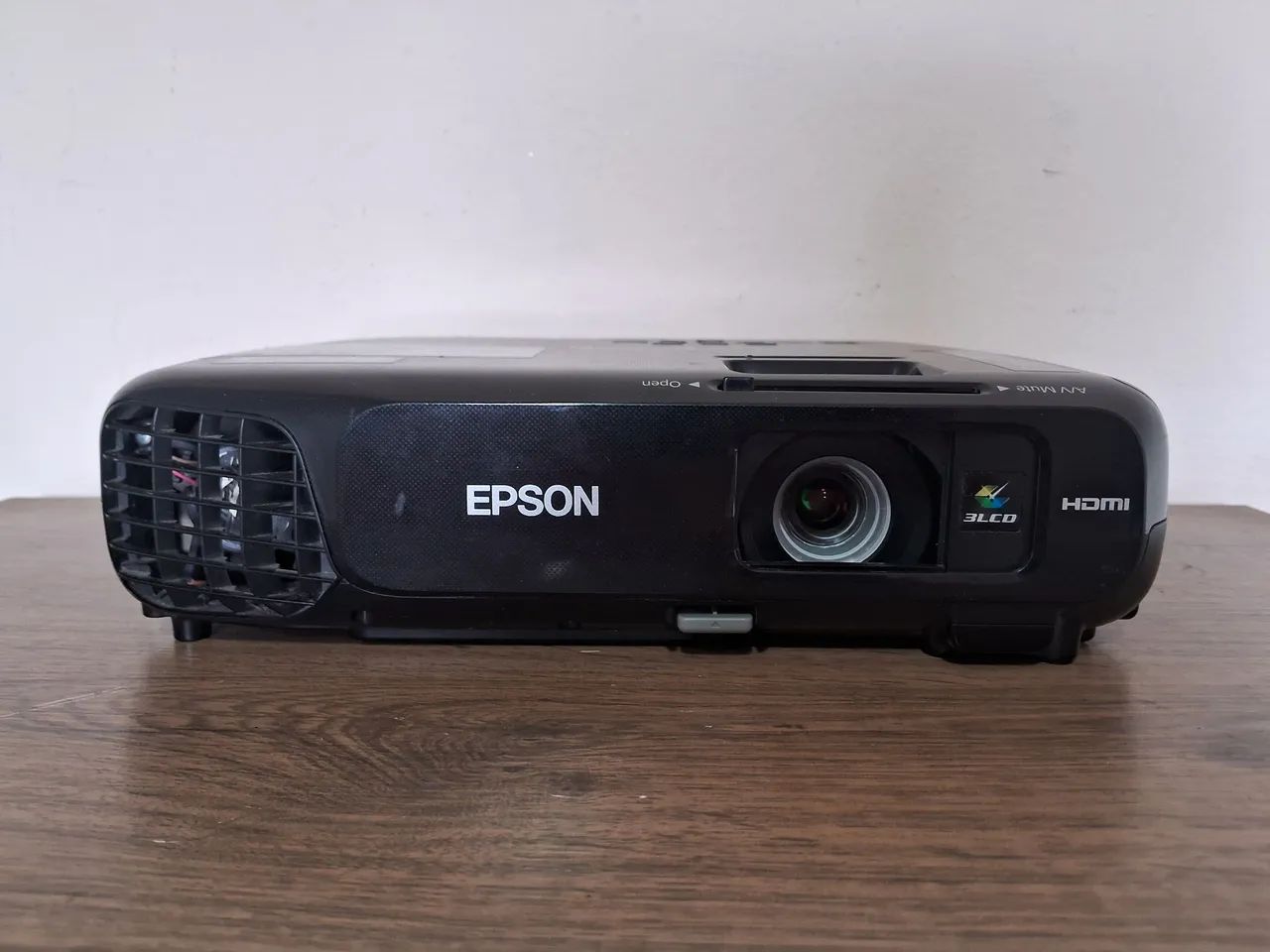 Projetor   Epson  S18  (sem hdmi)