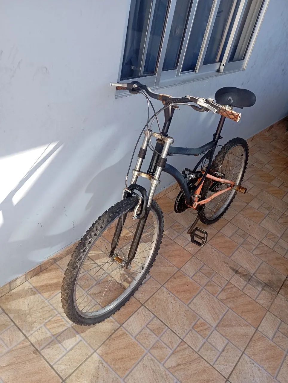 Vendo bicicleta usada aro 26 - Foto 4