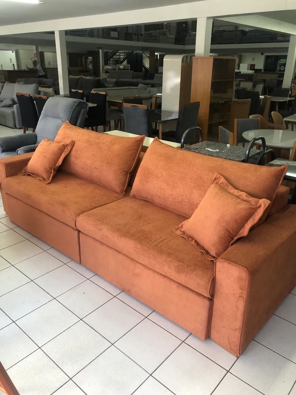 Sofá 2,80 m NOVO - Foto 3