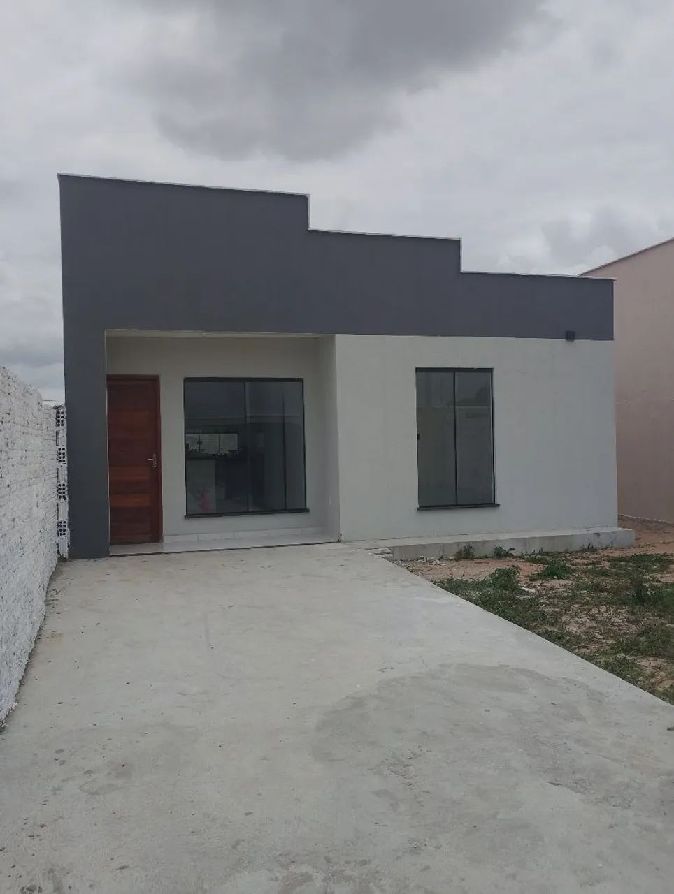 Aluga-se casa em extremoz 