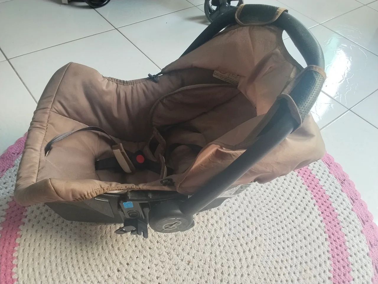 Estou vendendo esse bebê conforto 