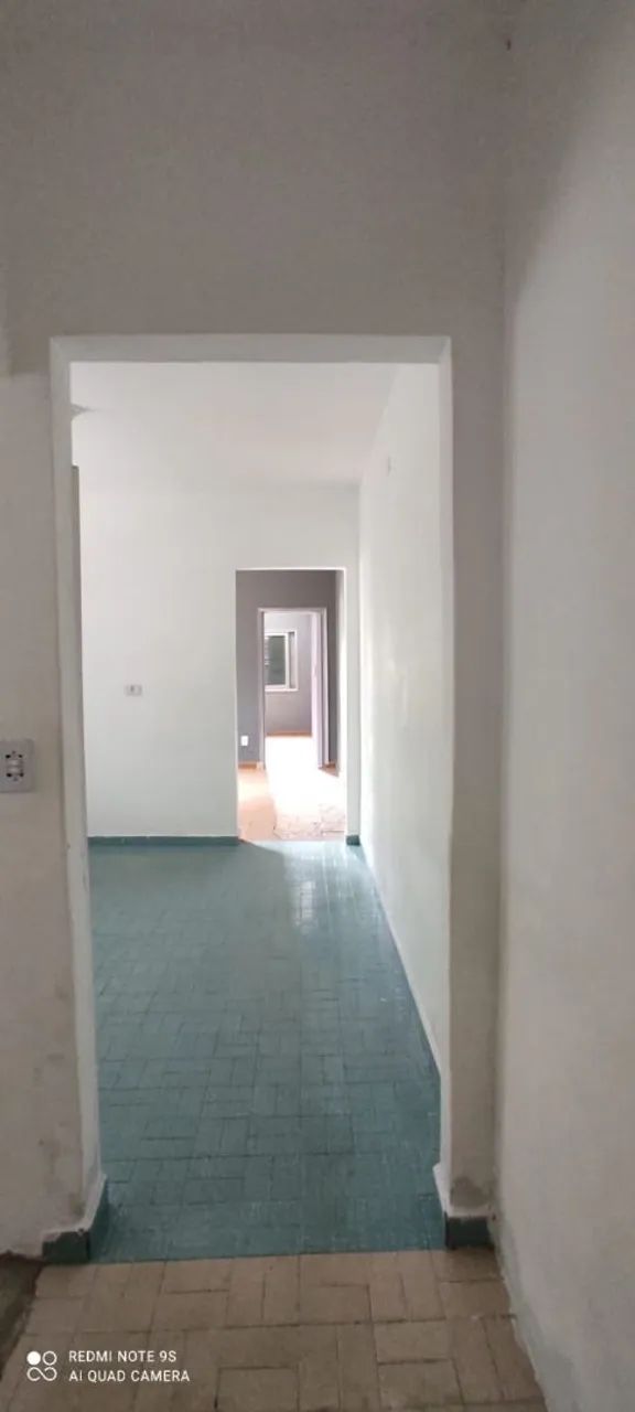 Alugo casa com 3 cômodos, água e luz independente.  - Foto 3