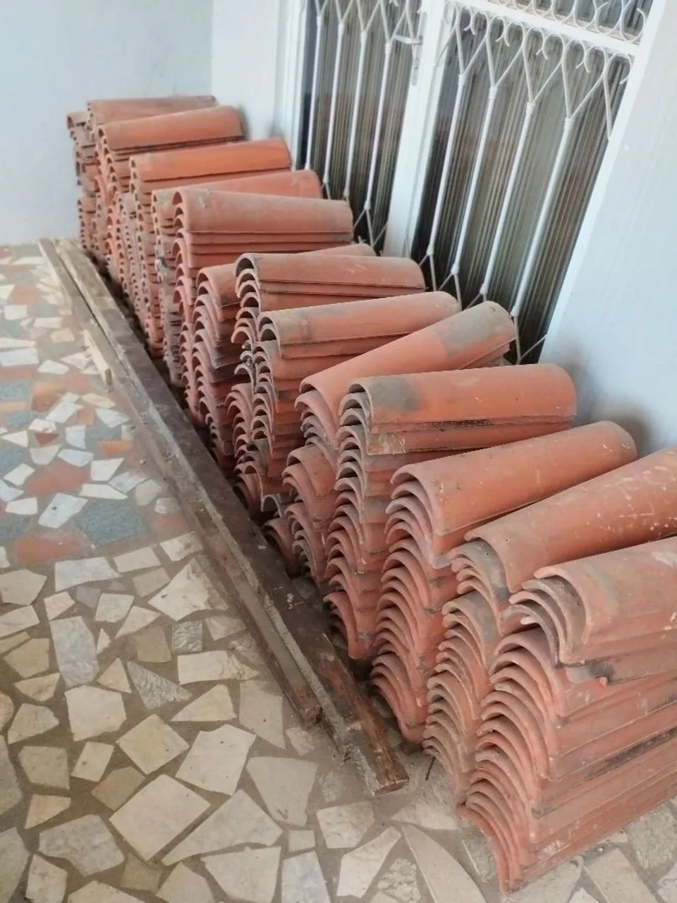 Telhas coloniais de cerâmica 