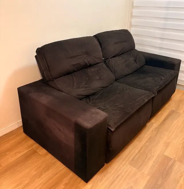 Sofá retrátil 3 lugares preto - Foto 4