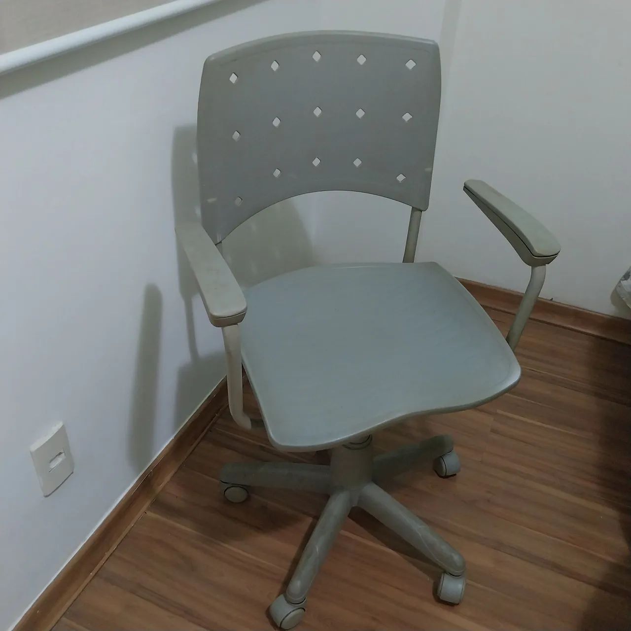 CADEIRAS EANNES + CADEIRA DE ESCRITÓRIO - Foto 5