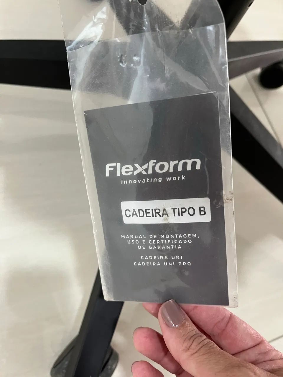 Cadeira FLEXFORM UNi Preta - Foto 4