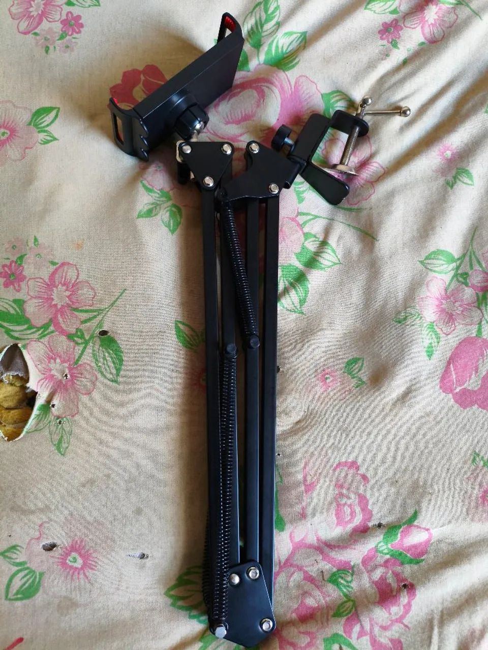 Suporte pedestal para celular