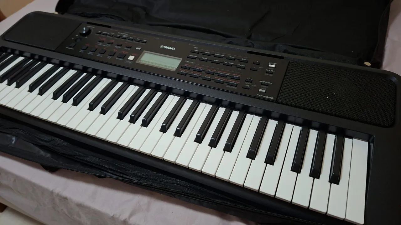 TECLADO YAMAHA PSR E383 CAPA INCLUIDA - Foto 3