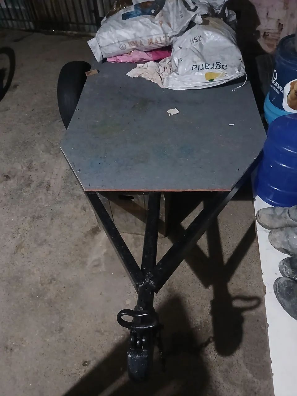 Vendo carretinha ótima pra trabalhar medida 1mt por 180mt - Foto 3