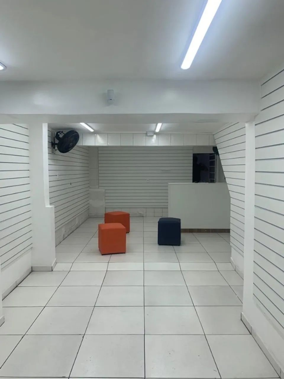 VENDO OU ALUGO LINDO PONTO COMERCIAL COM CASA NOS ALTOS - Foto 2