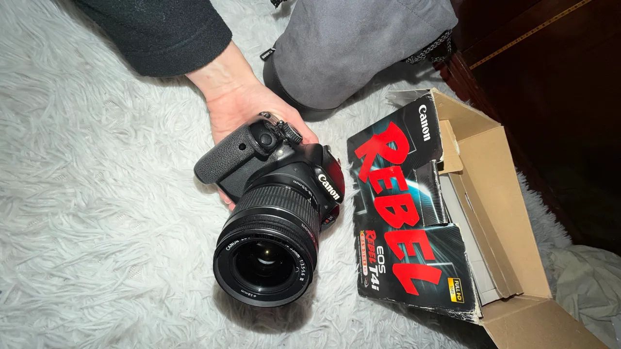 Canon t41 - Touch com lente - sem defeitos - Foto 4