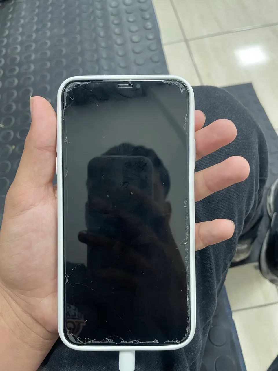 iPhone 11 Pro Max botão de aumentar e baixa não está pegando! 