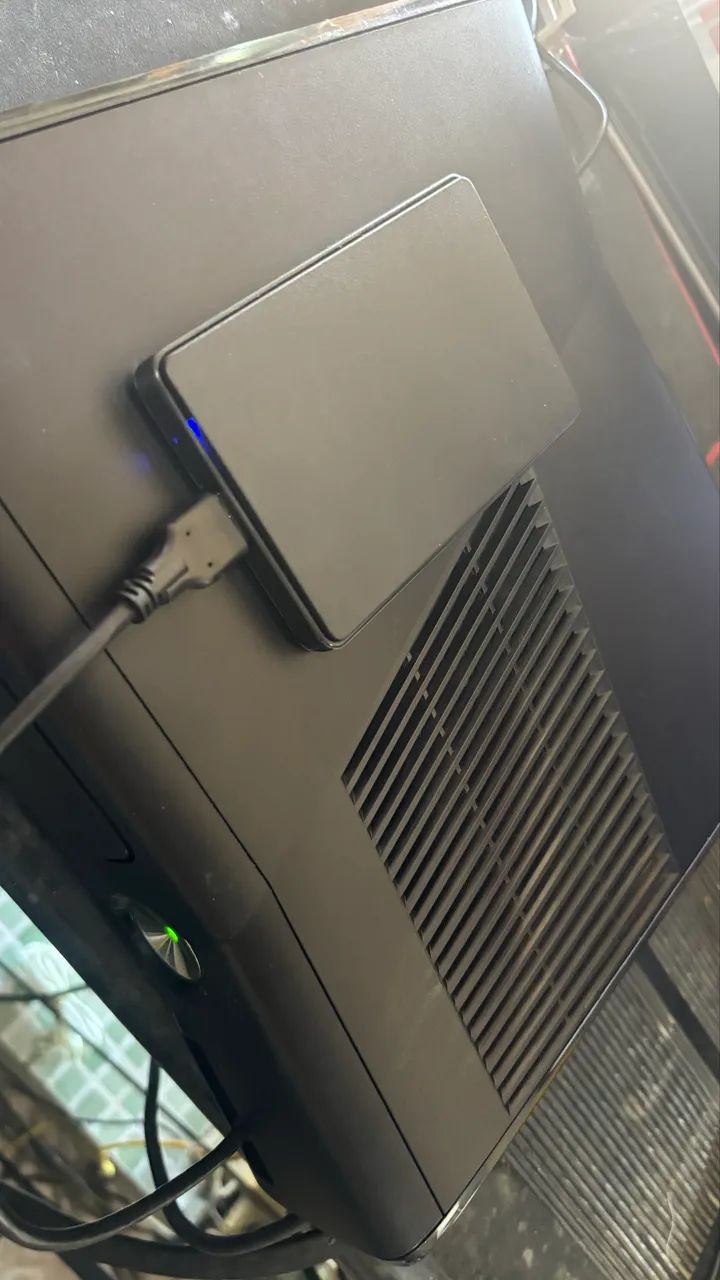 XBOX 360 c/ + de 85 jogos  - Foto 3