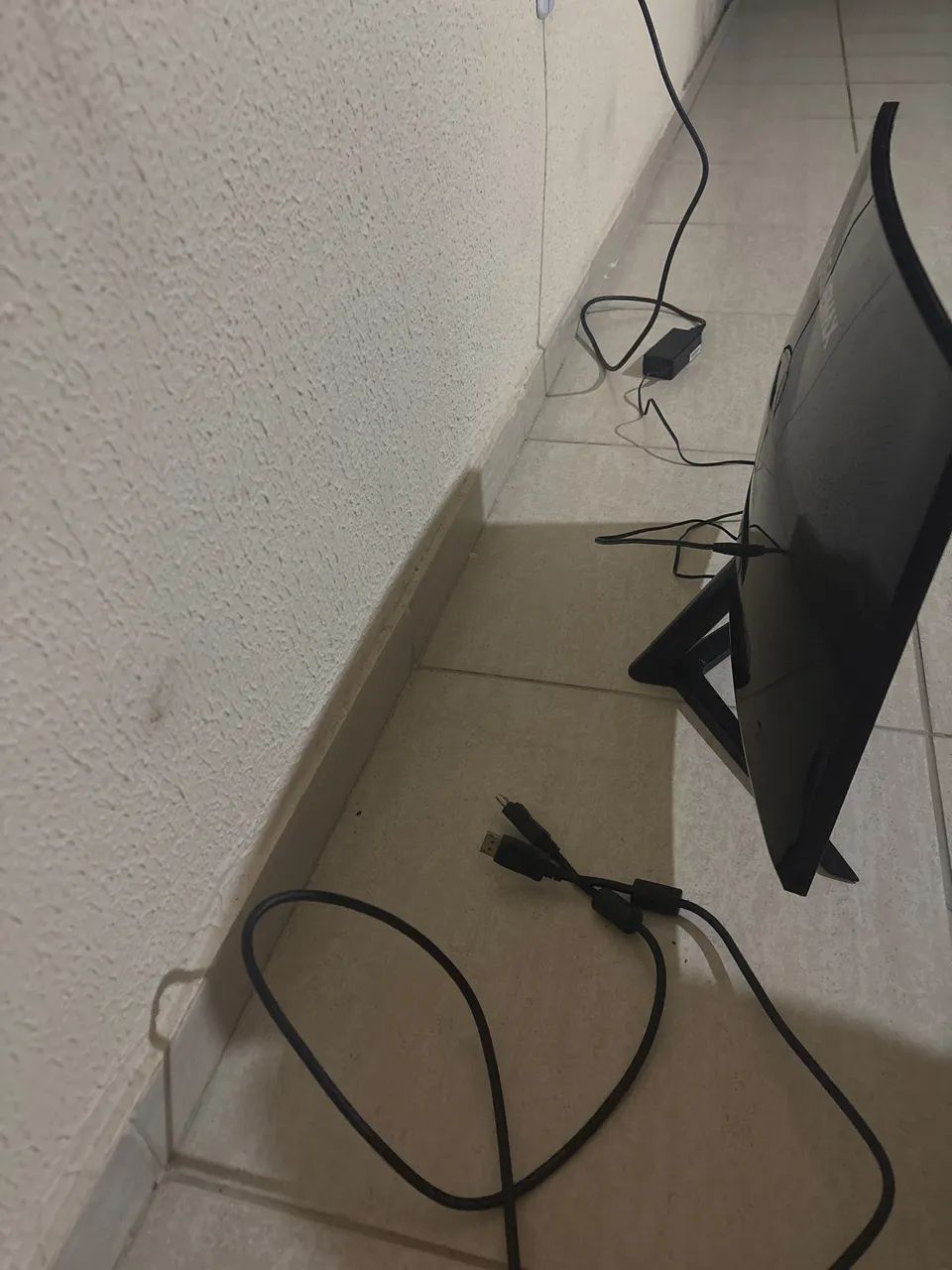 Monitor Gamer GameMax 24 Polegadas Curvo 144Hz com Defeito - Foto 3