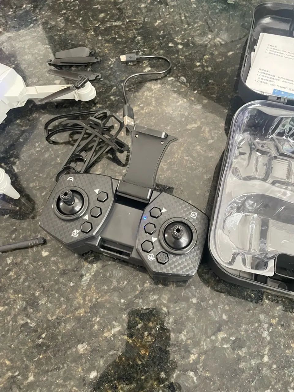 ? VENDO DRONE COM CONTROLE E ACESSÓRIOS! - Foto 2