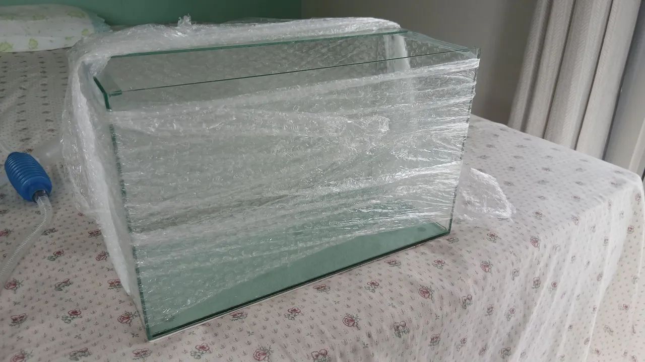 Kit com aquário de 19 L + filtro hang on + sifao