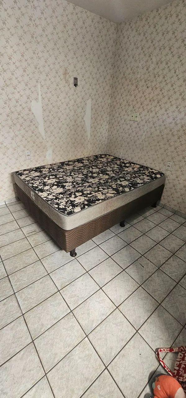 Vendo base e colchão Ortobom