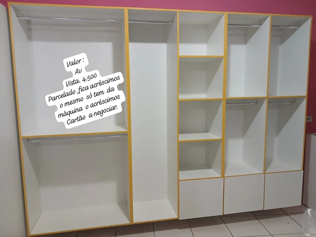 Armário expositor de Roupas 