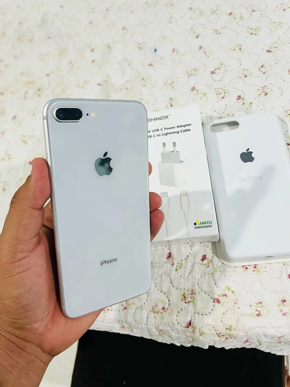 Apple iPhone 8 ホワイト　本体のみ iPhone 8 Plus 64gb pegando perfeitamente - Celulares e Smartphones