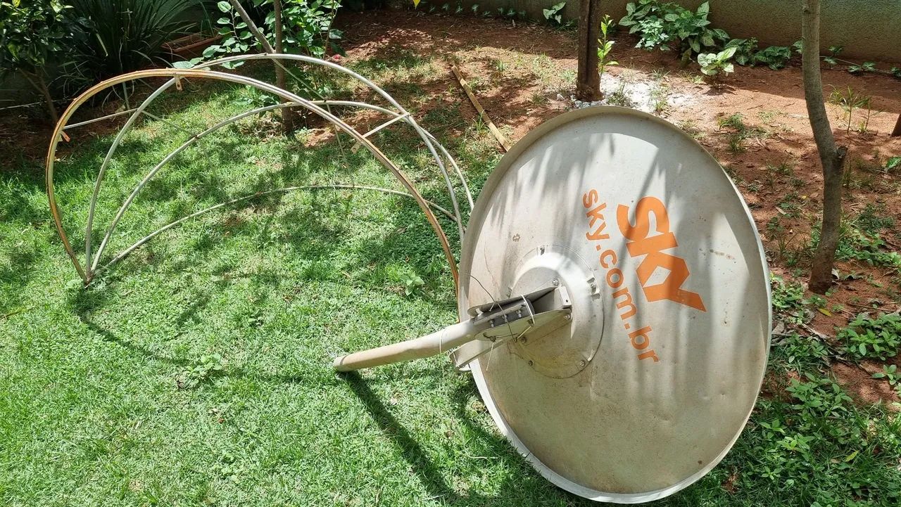 ARMAÇÃO toldo E ANTENA sky - Foto 3